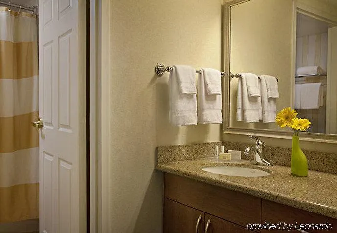Residence Inn By Marriott Toronto Airport 3*,  Canadá